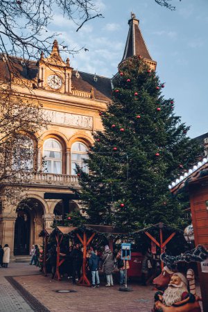 Téléchargez les photos : Luxembourg, 01 Décembre 2023 : Winterlights Les marchés de Noël dans la ville - en image libre de droit