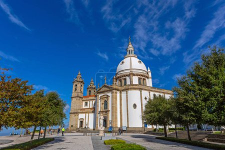 Téléchargez les photos : Braga, Portugal : Sanctuaire de Notre-Dame de Sameiro est un sanctuaire marial situé à Braga, Portugal. - en image libre de droit