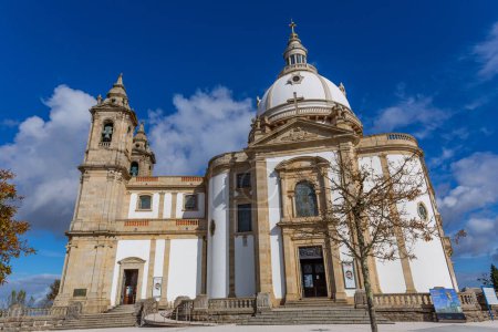 Téléchargez les photos : Braga, Portugal : Sanctuaire de Notre-Dame de Sameiro est un sanctuaire marial situé à Braga, Portugal. - en image libre de droit