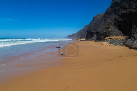 Foto de Hermosa playa vacía en Alentejo, Portugal - Imagen libre de derechos