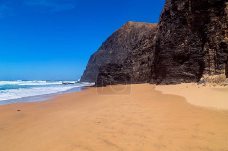 Foto de Hermosa playa vacía en Algarve, Portugal - Imagen libre de derechos