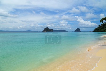 Téléchargez les photos : Paradise beach à Koh ngai île, Trang, Thaïlande - en image libre de droit