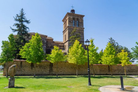 Téléchargez les photos : Muruzabal, Espagne : Eglise de San Esteban à Muruzabal, Espagne - en image libre de droit