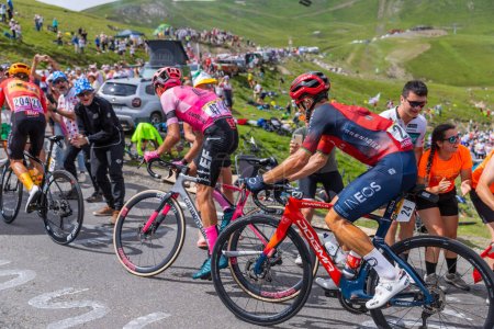 Foto de Col du Tourmalet, Francia: Michal Kwiatkowski sube al Col du Tourmalet en las montañas de los Pirineos durante la etapa 6 del Tour de France 2023. - Imagen libre de derechos