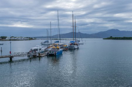 Téléchargez les photos : Viti Levu, Fidji : port idyllique tôt le matin à Viti Levu, Fidji - en image libre de droit
