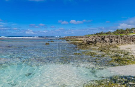 Téléchargez les photos : Plage sur l'île d'Efate, Vanuatu, près de Port Vila - célèbre plage sur la côte est - en image libre de droit