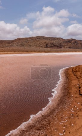 Téléchargez les photos : Salt deposits on the island of Sal in Cape Verde - en image libre de droit