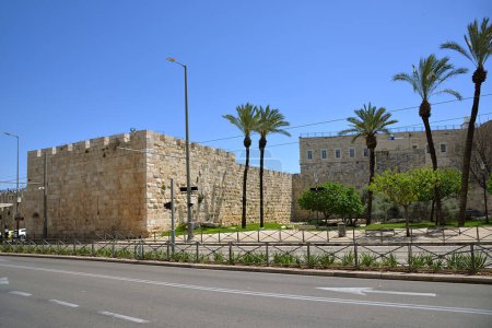 Téléchargez les photos : Mur de la vieille ville dans le quartier juif, Jérusalem, Israël - en image libre de droit