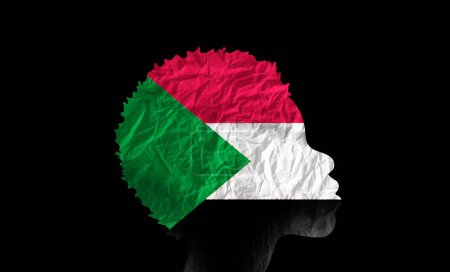 Téléchargez les photos : Silhouette de femme africaine avec drapeau national du Soudan. - en image libre de droit