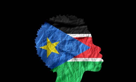Téléchargez les photos : Silhouette de femme africaine avec drapeau national du Soudan du Sud. - en image libre de droit