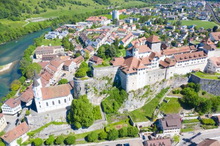 Téléchargez les photos : Château d'Aarburg près de Zurich, Suisse - en image libre de droit