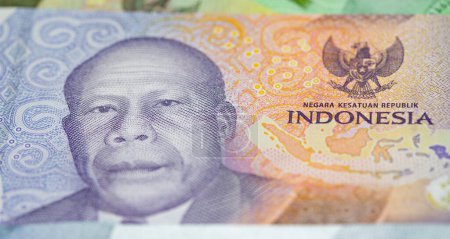 Téléchargez les photos : Collecte des billets indonésiens (1000 à 100000 Rupiah) - en image libre de droit