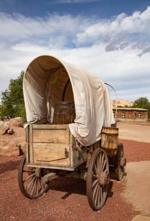 Téléchargez les photos : Avant-poste historique des pionniers du Far West à la frontière entre l'Arizona et l'Utah - en image libre de droit