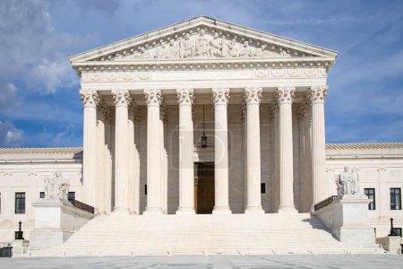 Foto de US Supreme court building on the capitol hill in Washington DC, United States of America - Imagen libre de derechos