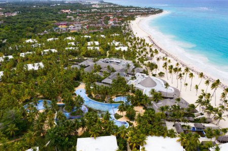 Téléchargez les photos : Aerial view of the famous Bavaro beach near Punta Cana, Dominican republic - en image libre de droit