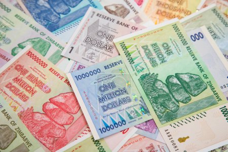 Foto de Billetes de Zimbabwe después de la hiperinflación - Imagen libre de derechos