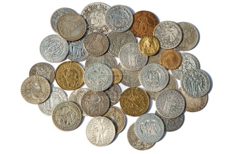 Foto de Colección de las monedas medievales sobre fondo blanco - Imagen libre de derechos