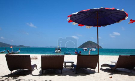 Téléchargez les photos : White sandy beach of the Phuket island, Thailand - en image libre de droit