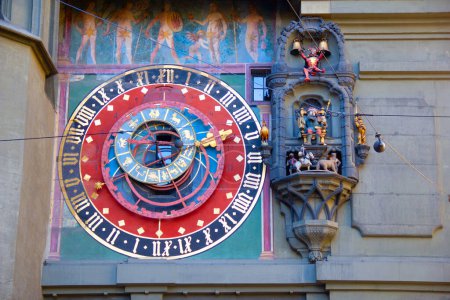 Téléchargez les photos : Célèbre horloge zodiacale Zytglogge à Berne, Suisse - en image libre de droit