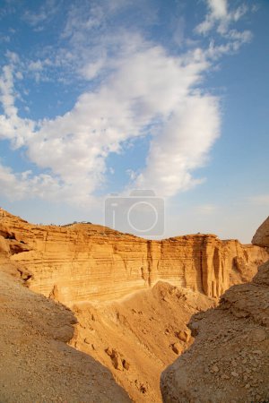 Foto de Edge of the World, popular destino turístico y punto de vista cerca de Riad, Arabia Saudita - Imagen libre de derechos