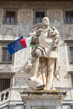 Téléchargez les photos : Piazza dei Cavalieri à Pise, Italie - en image libre de droit