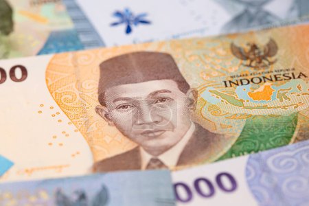 Téléchargez les photos : Collecte des billets indonésiens (1000 à 50000 Rupiah) - en image libre de droit