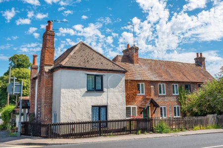 Téléchargez les photos : Anciennes maisons en pierre à la périphérie de Newbury. Berkshire, Angleterre - en image libre de droit