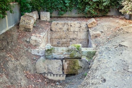 Téléchargez les photos : Excavation d'une ancienne tombe près des tombes royales de Vergina. Macédoine, Grèce - en image libre de droit