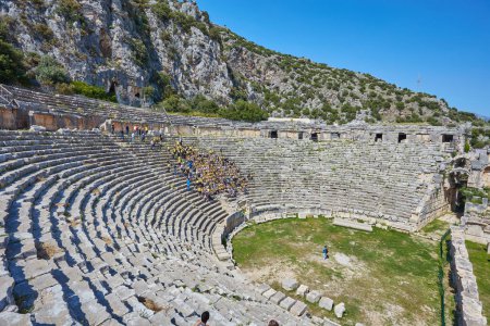 Téléchargez les photos : Ancien amphithéâtre à Myra, Turquie - arrière-plan archéologique - en image libre de droit