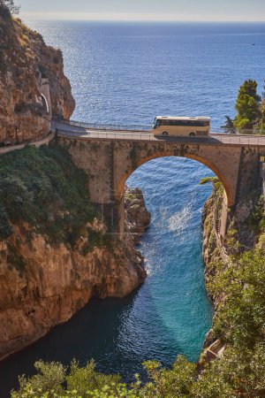 Téléchargez les photos : Furore Fjord et pont, Côte amalfitaine, Salerne Italie - en image libre de droit