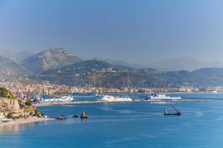 Foto de Vista de Salerno y el Golfo de Salerno Campania Italia - Imagen libre de derechos