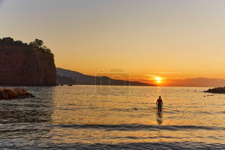 Téléchargez les photos : La mer étonnante de l'Italie dans la région de Meta - en image libre de droit