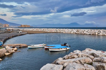Téléchargez les photos : Row boats along the coast of Naples, Campania, Italy - en image libre de droit