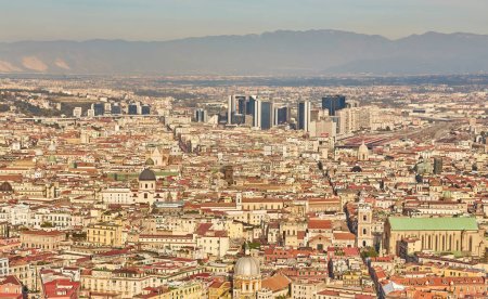 Foto de Vista aérea del centro histórico de Nápoles, Italia. - Imagen libre de derechos
