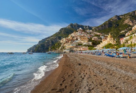 Téléchargez les photos : Belle vue sur la ville de Positano sur la côte amalfitaine, Italie - en image libre de droit