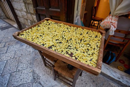 Foto de Comida italiana tradicional - pasta hecha a mano de diferente tipo, Bari - Imagen libre de derechos