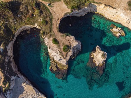 Téléchargez les photos : Vue panoramique sur la côte et la plage de l'elbe près de Sant'Andrea, Italie - en image libre de droit