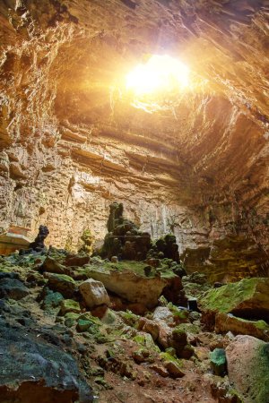 Les grottes de Castellana sont un remarquable système de grottes karstiques situé dans la municipalité de Castellana Grotte, Italie

