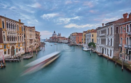 Foto de Gran Canal en Venecia al atardecer, Italia
. - Imagen libre de derechos