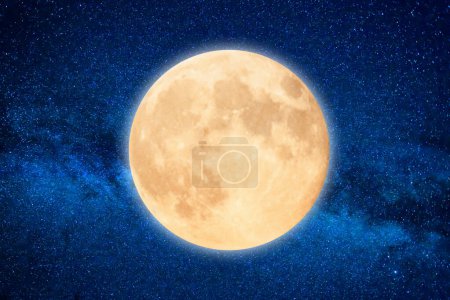 Pleine lune orange sur ciel nocturne bleu foncé avec de nombreuses étoiles, concept de programme de lune