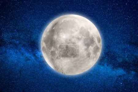 Luna grande llena en el cielo nocturno azul oscuro con muchas estrellas, concepto del programa de la luna