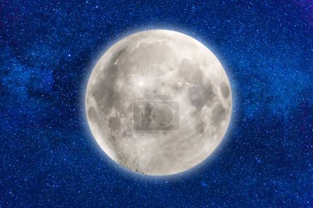Luna grande llena en el cielo nocturno azul oscuro con muchas estrellas, concepto del programa de la luna