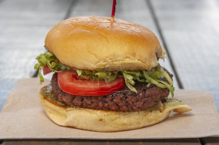 Foto de Sándwich delicioso conocido como la hamburguesa imposible - Imagen libre de derechos