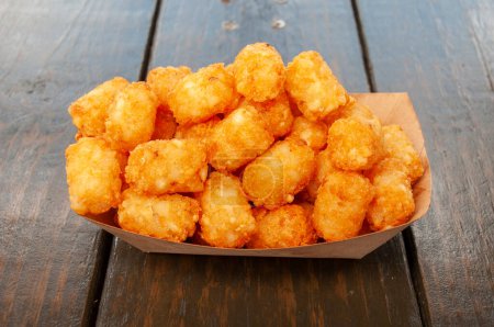 Téléchargez les photos : Délicieuses pommes de terre frites connues sous le nom de tater tots - en image libre de droit