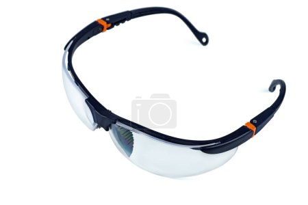 Foto de Gafas de seguridad de plástico aisladas sobre fondo blanco - Imagen libre de derechos