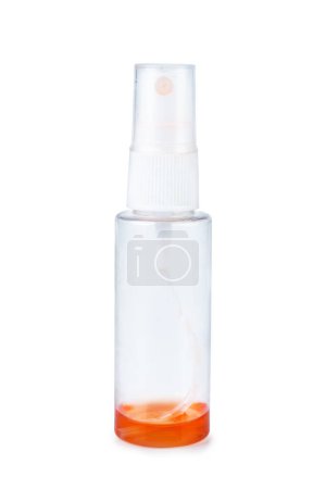 Foto de Botella desinfectante usada aislada sobre fondo blanco - Imagen libre de derechos