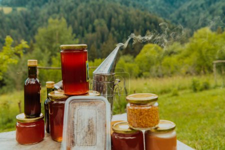 Téléchargez les photos : Natural honey products photographed at a honey farm. Pollen, honey and various honey products. - en image libre de droit