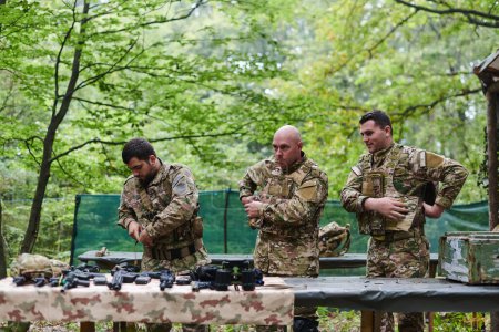 Une unité militaire d'élite se prépare à une opération forestière dangereuse, mettant en valeur les prouesses tactiques, les compétences en camouflage et l'état de préparation stratégique. 