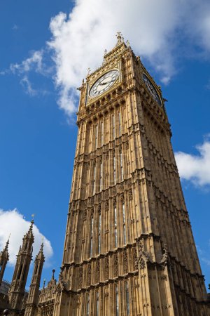 Foto de Famosa torre del reloj Big Ben en Londres, Reino Unido
. - Imagen libre de derechos