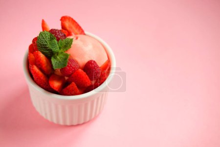 Photo for Strawberry ice cream and fresh strawberry berrys, delicious dessert over pink background - Royalty Free Image
